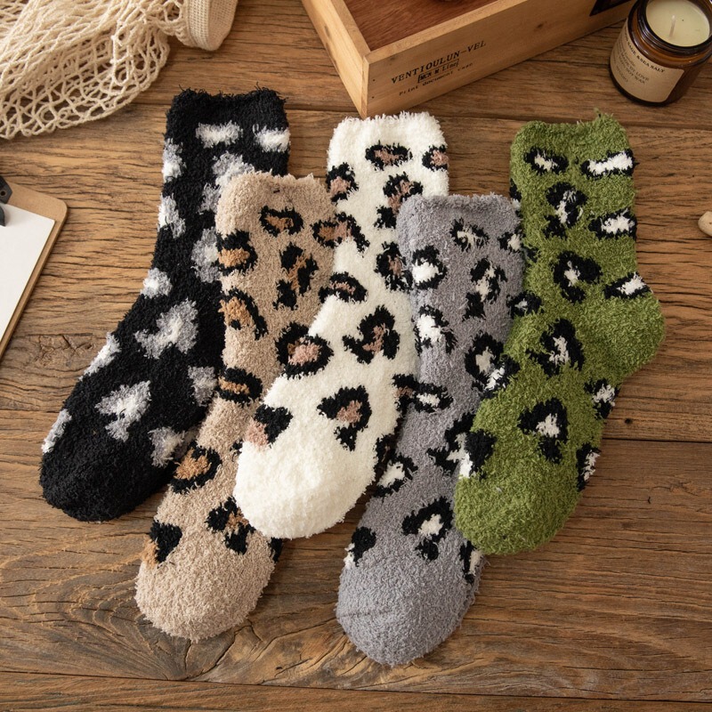 New Coral Velvet Zebra Pattern Socks for Women in Autumn and Winter Fleece-Lined Thickeneded Warm Socks for Home Non-Shedding Sleep Socks