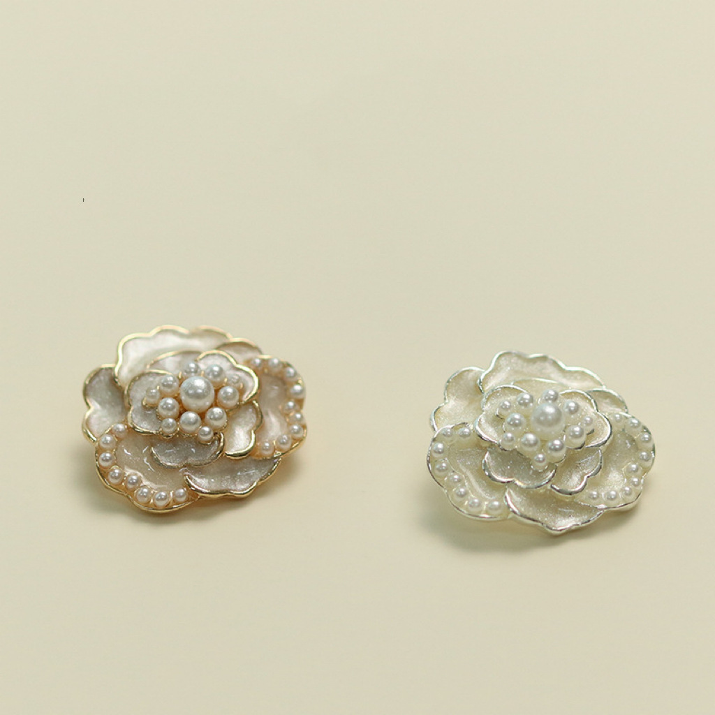 high-end metal knitted pin pearl