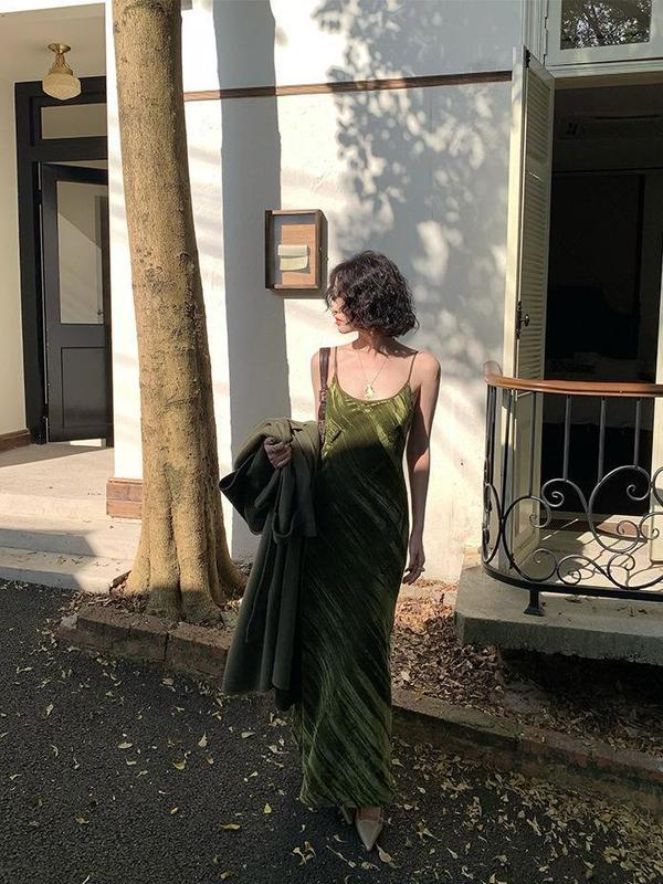 酒午2025夏夏季新打底裙收腰显瘦丝绒吊带连衣裙感礼服长裙女|undefined