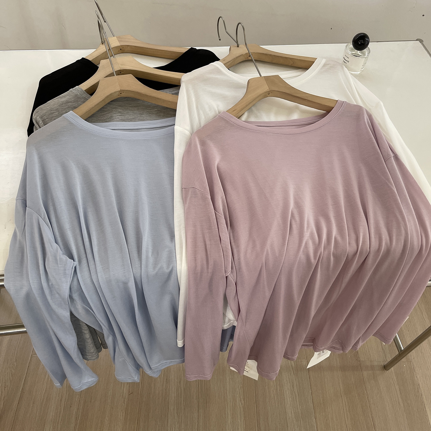 100莱赛尔天丝显白易搭5色防晒T恤女轻薄宽松百搭休闲上衣罩衫夏