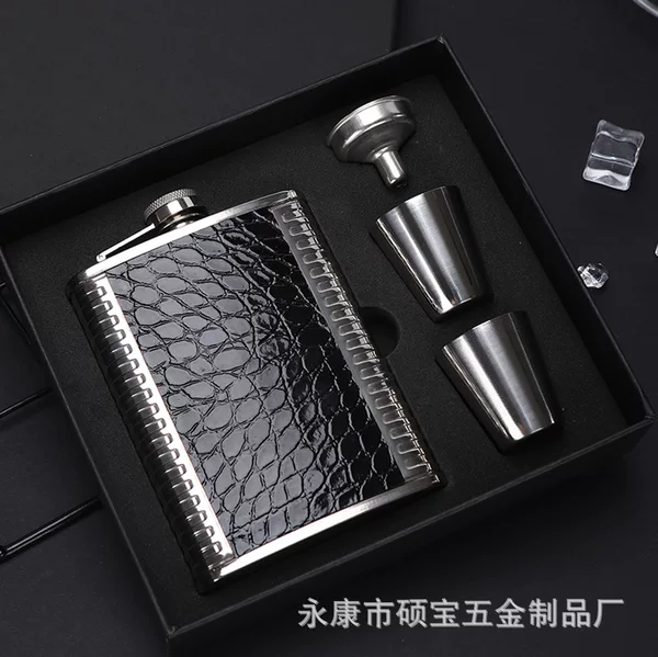 New Camping Stainless Steel Wine Bottle Men's Portable Small Wine Bottle Outdoor 7oz Double Cylinder 8oz Set Wine Set Gift Box