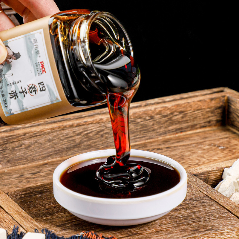 源メーカーの四君子スープクリームは原料を選んで手作業でクリームを作って、四物クリームを瓶に入れて、300グラムで代行します。|undefined