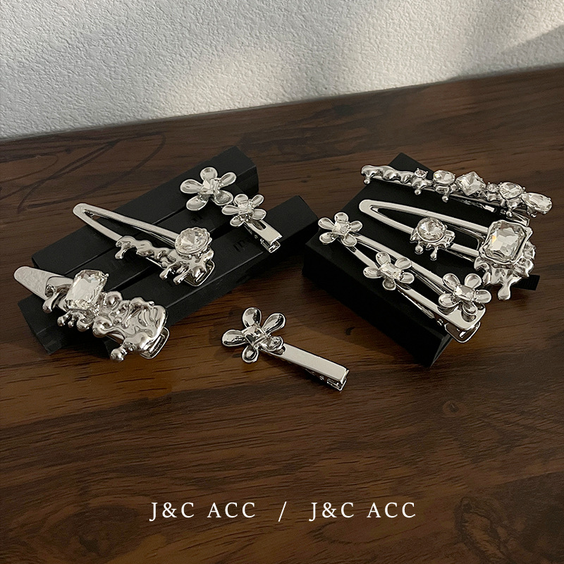 Korean Version Silver Liquid Metal Duckbill Clips Stylish and Refined Fringe Clips Cold Wind Side Clips Hairpin Head Accessory