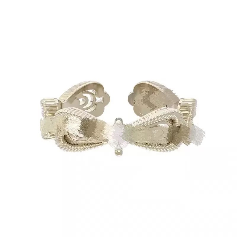 J009 bow ring titanium gold
