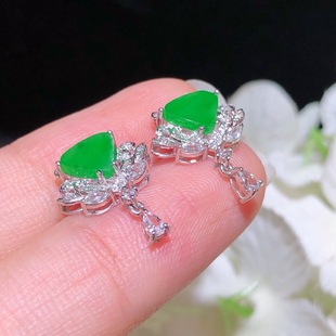 Yang green triangle earrings 18k gold inlaid with water and ice transparent simple wind small fresh personality