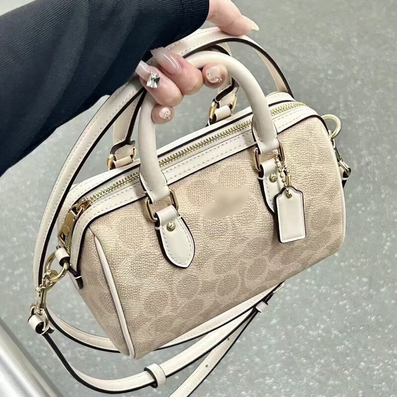【High Quality】Coach Retro Vintage Mini Boston Women's Bag Single Shoulder Crossbody Pillow Bag Handbag 【High Quality】Coach Retro Vintage Mini Boston Women's Bag Single Shoulder Crossbody Pillow Bag Handbag