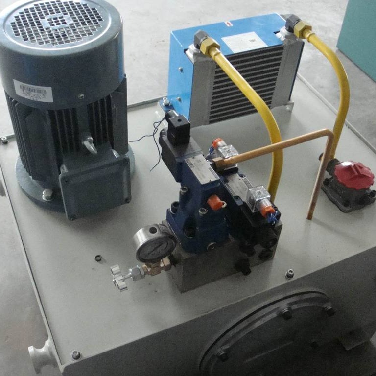 供应【45﹟钢】优质发泡机液压系统