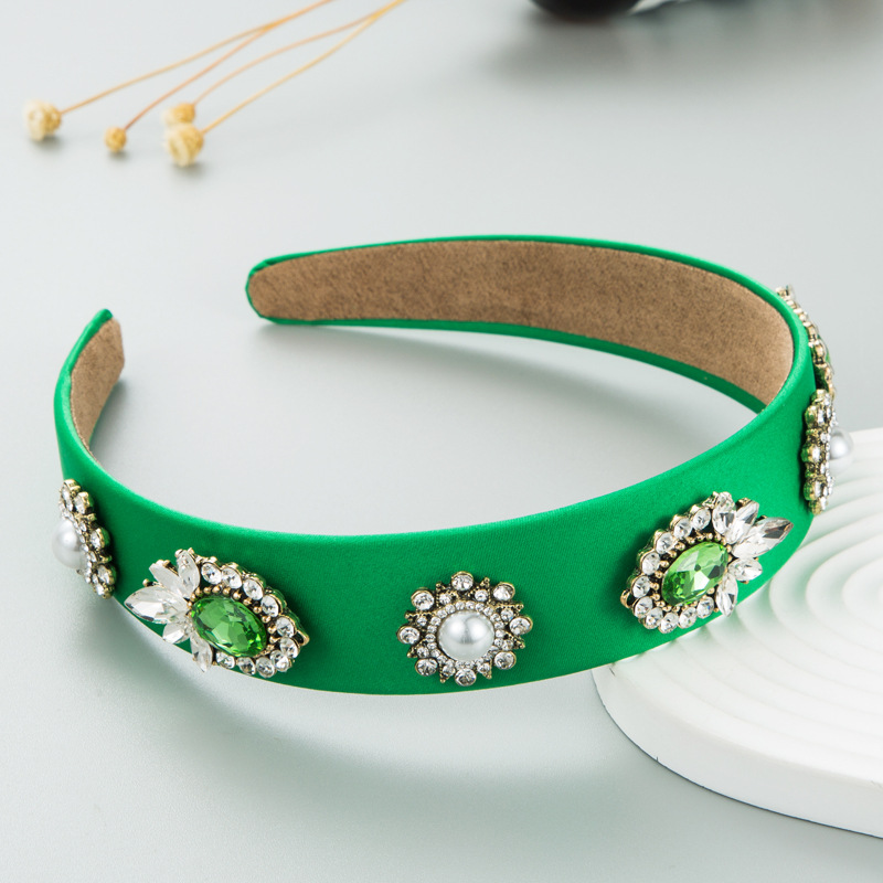 Women's Retro Wide-brimmed Imitation Pearl  Baroque Inlaid Diamond Zircon Headband display picture 3