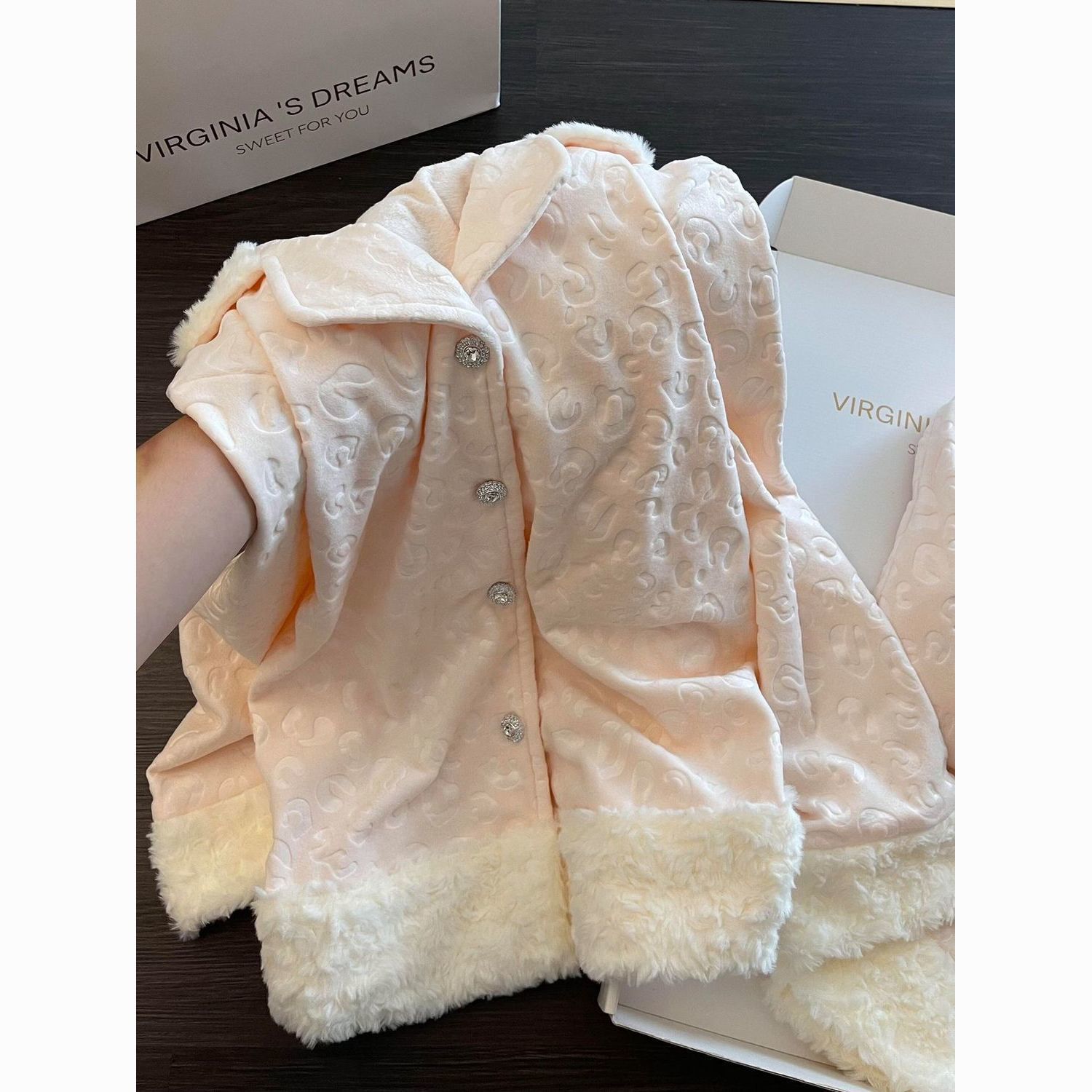 感轻奢千金睡衣女秋冬款双面海岛绒加厚保暖豹纹家居服可外穿