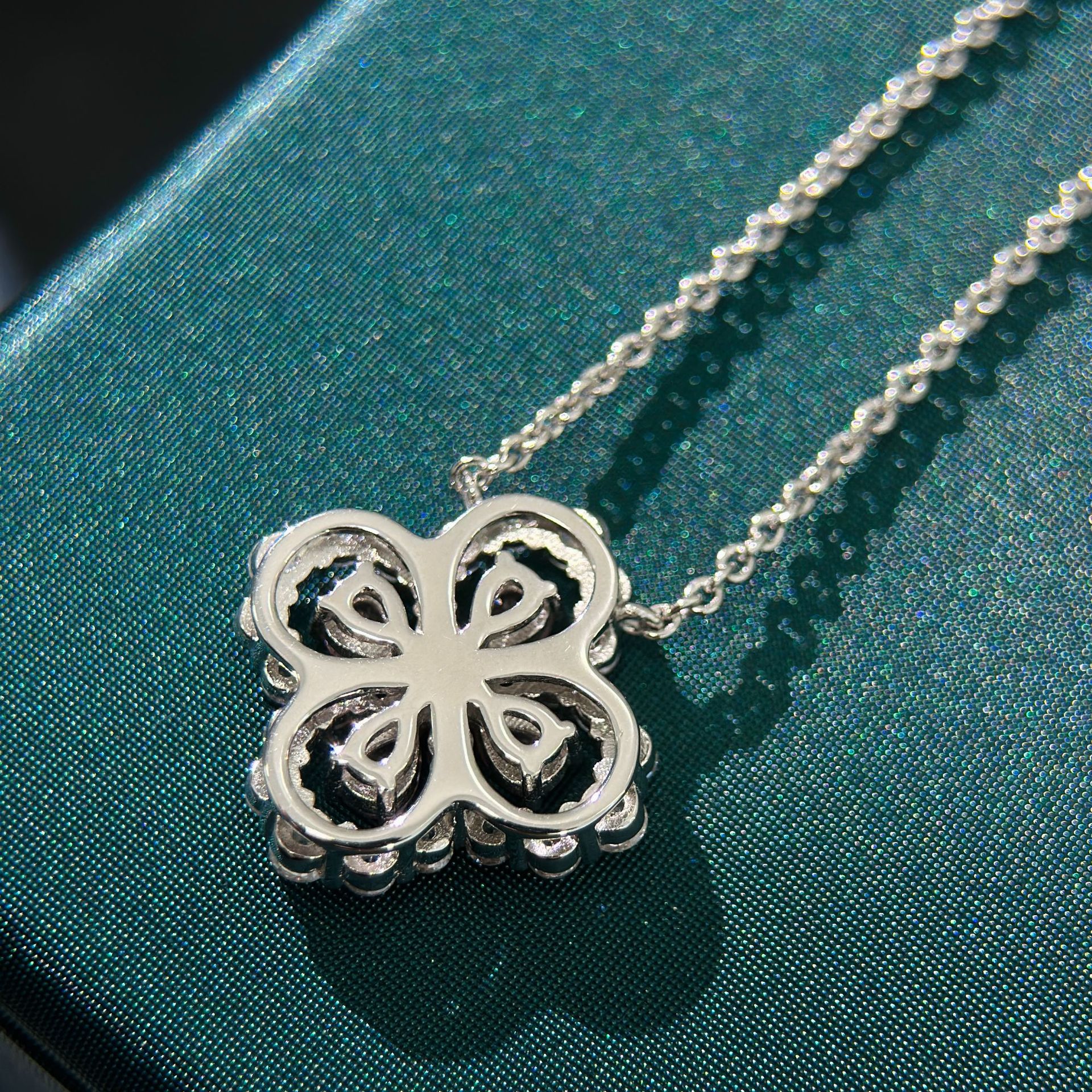Four-leaf Clover Silver Necklace With Pink Diamond Heart Pendant_voghion.com