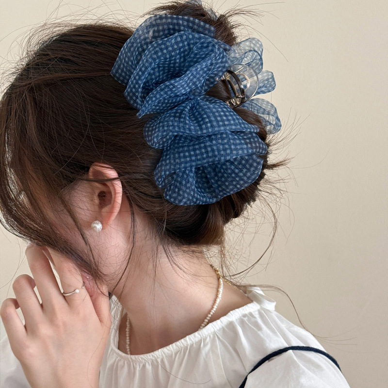 ネイビーブルーチェック柄シルクサテンヘアクリップ女性用 2025 新しいスタイルの髪の量が多いうち頭の後ろのサメクリップファッションヘアピンヘアアクセサリー|undefined