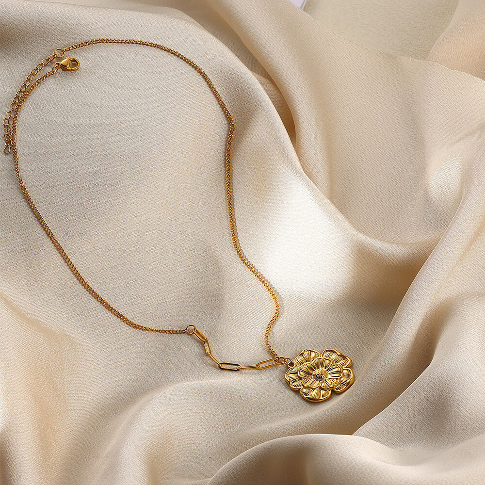 9g Weight 0.03µm-0.05µm Gold Plating Thickness PVD Coated Gold Plating Process Lobster Trigger Clasp Closure Clasp Closure Type 18K Real Gold Plated Plating Material 304 Stainless Steel Pendant Material Pearl, Zircon Inlay Material Pendant Necklace Classification 304 Stainless Steel Chain Material Paperclip Chain, ball chain, cable chain Chain Type 1 Piece Quantity Casual, Daily Occasion 304 Stainless Steel Material Sun, Flower, Bow Knot Pattern Unisex Gender IG Style Style Waterproof Non Tarnish, Three-dimensional, Inlay, Hypoallergenic Craft Gold Color PVD Coated Real Gold Plated Sun Flower Bow Knot 304 Stainless Steel IG Style Waterproof Non Tarnish 304 Stainless Steel Lobster Trigger Clasp Closure Pendant Necklace 6