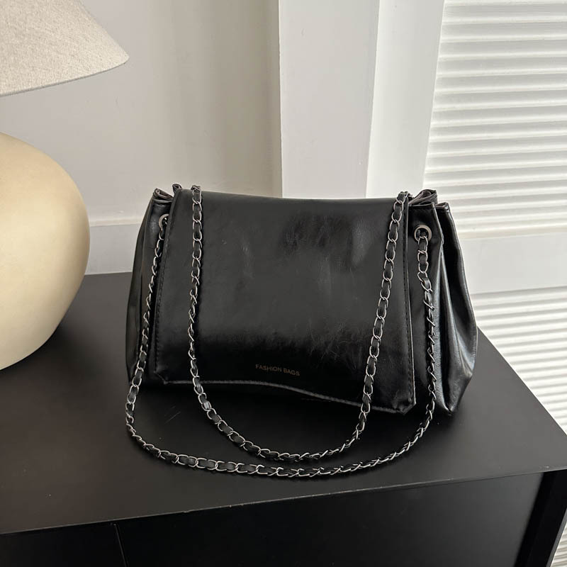 Korean Retro Bags for Women 2023 New Versatile Armpit Bag High-Quality Oil Leather Chain Crossbody Bag Tote Bag Korean Retro Bags for Women 2023 New Versatile Armpit Bag High-Quality Oil Leather Chain Crossbody Bag Tote Bag