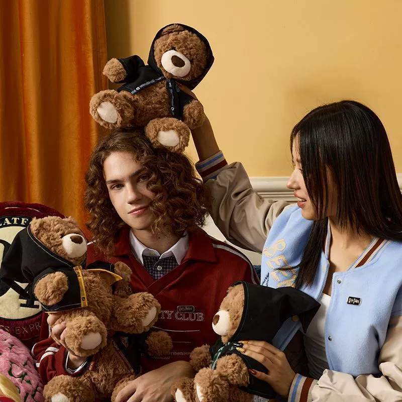 Плюшевый мишка (Miniso) из академической серии, 29 см, с одеждой домов школы