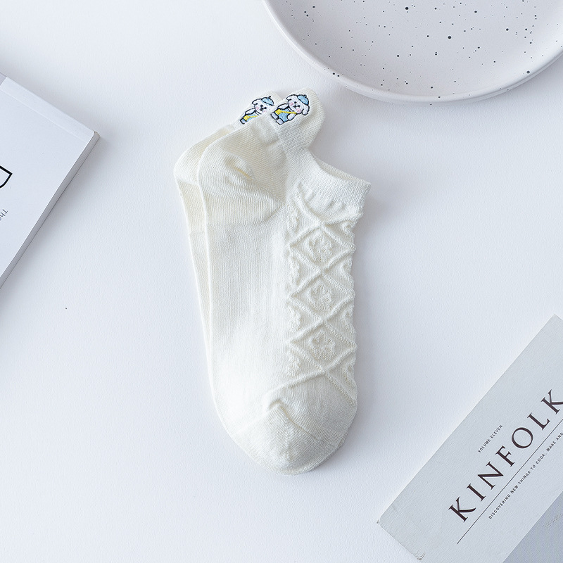 Las calcetines de barco de verano delgadas antibacterianas y respirables calcetines de algodón bordados osos invisibles Zhuangyan al por mayor