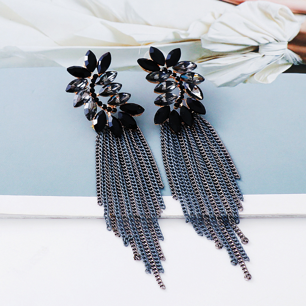 Vintage New Tassel Fashion Long Ethnic Tassel Drop Earrings Wholesale display picture 3