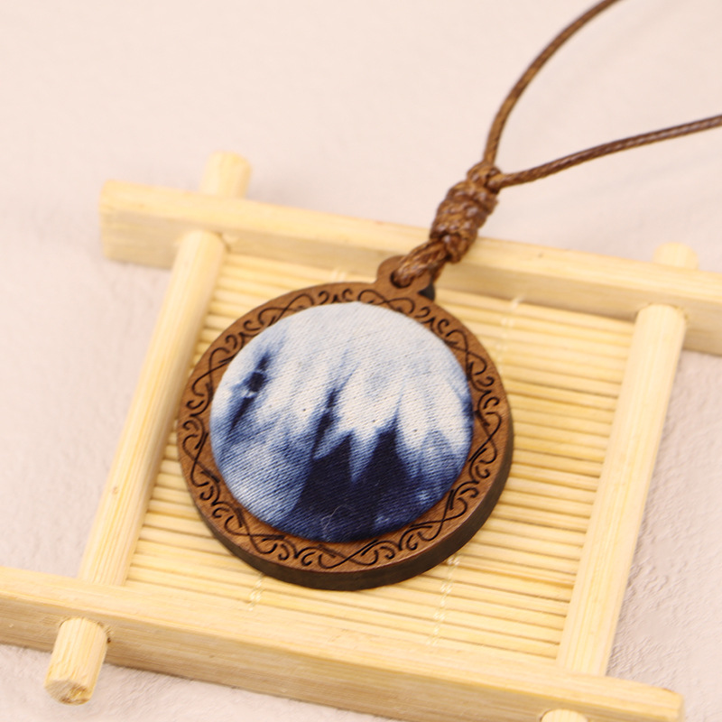 Wholesale Ethnic Style Tie-Dye Old Wood Carving Vintage Blue Dye Sweater Chain Plant-Dyed Pendant Adjustable Necklace_voghion.com