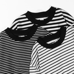 重いポンドの日本の春秋のストライプの長袖のtシャツの男女は簡単で百合の海の魂のシャツの中で底のシャツのカップルの金を掛けます。