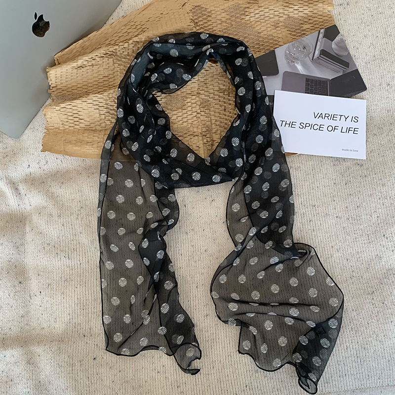 Negro ondulado en agua