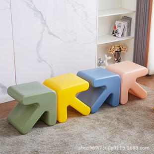 Nordic Small Stool for Home Use, Children's Bench, Arrow-Shaped Plastic Fitting Room Door Shoe-Changing Low Stool, Creative Internet-Famous Low Stool