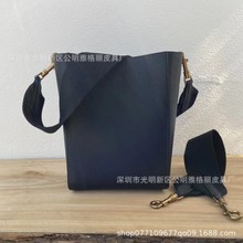 新品厂家直销精品牛皮百搭女包真皮大容量通勤单肩包女腋下水桶包