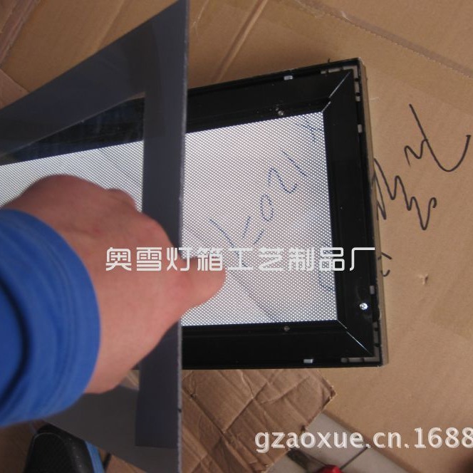 专业销售 制作连锁店商场超市灯箱 磁铁吸盘ＬＥＤ灯箱