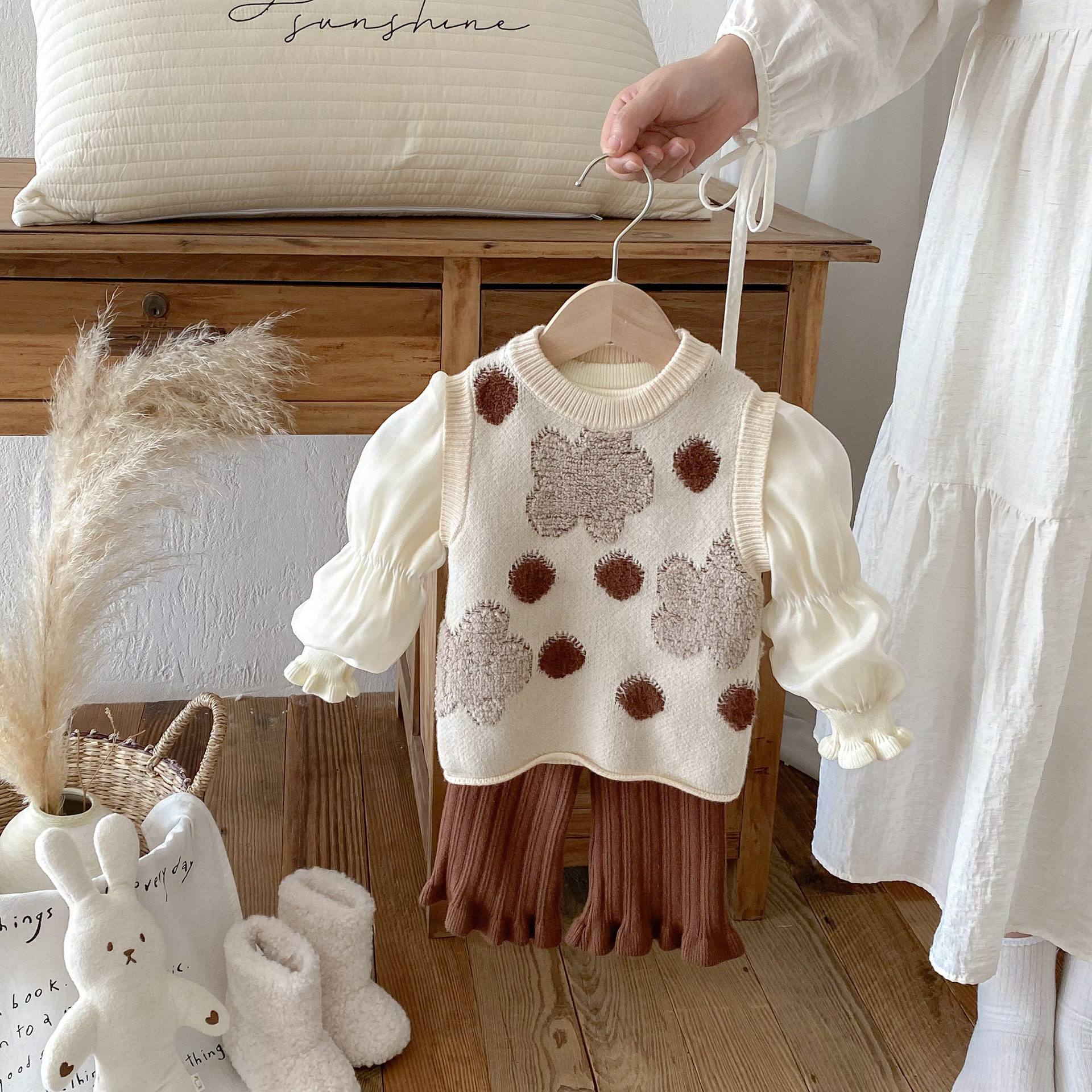 女童秋冬装2025新款洋气时髦套装小童女宝宝儿童毛衣马甲三件套