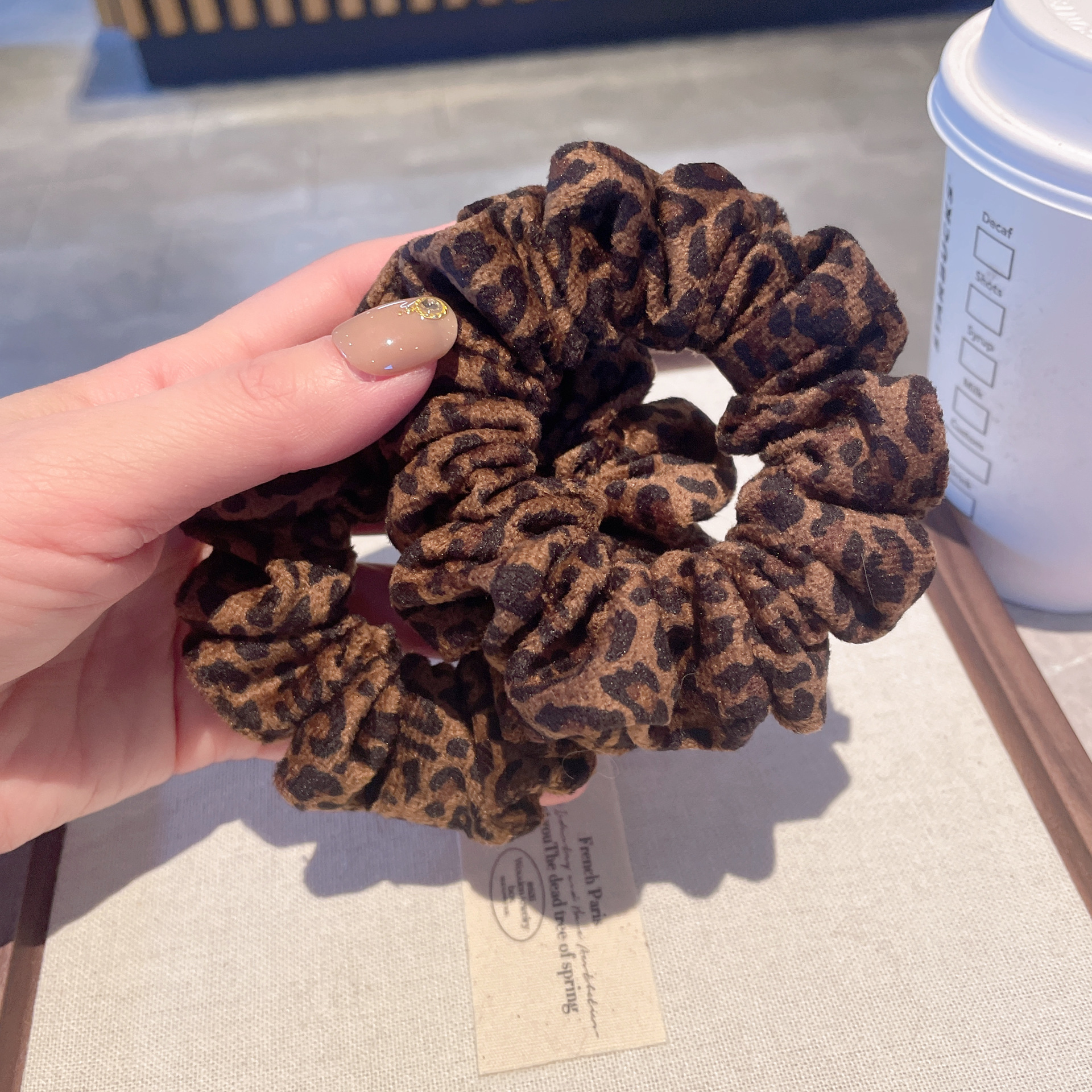 Vintage luipaardprint scrunchie haarelastiek elegant voor dames_voghion.com