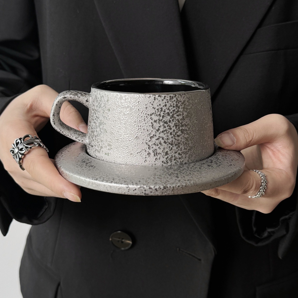 Nordic ins viento ligero de cerámica de lujo de alto nivel negro brillante mate taza de café set plato taza de té de la tarde taza de latte