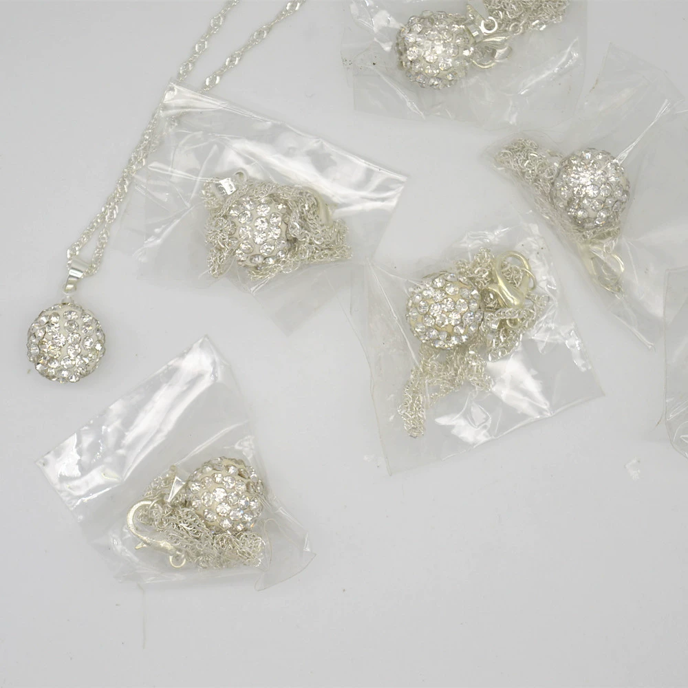 Глина, ожерелье, маленький аксессуар, 12 мм, инкрустирован diamonds, микрорельеф, подарок на день рождения