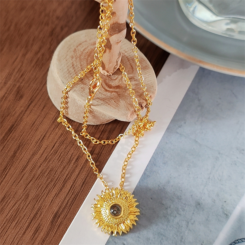 Sunflower Projection Pendant Necklace Elegant Friendship Gift_voghion.com