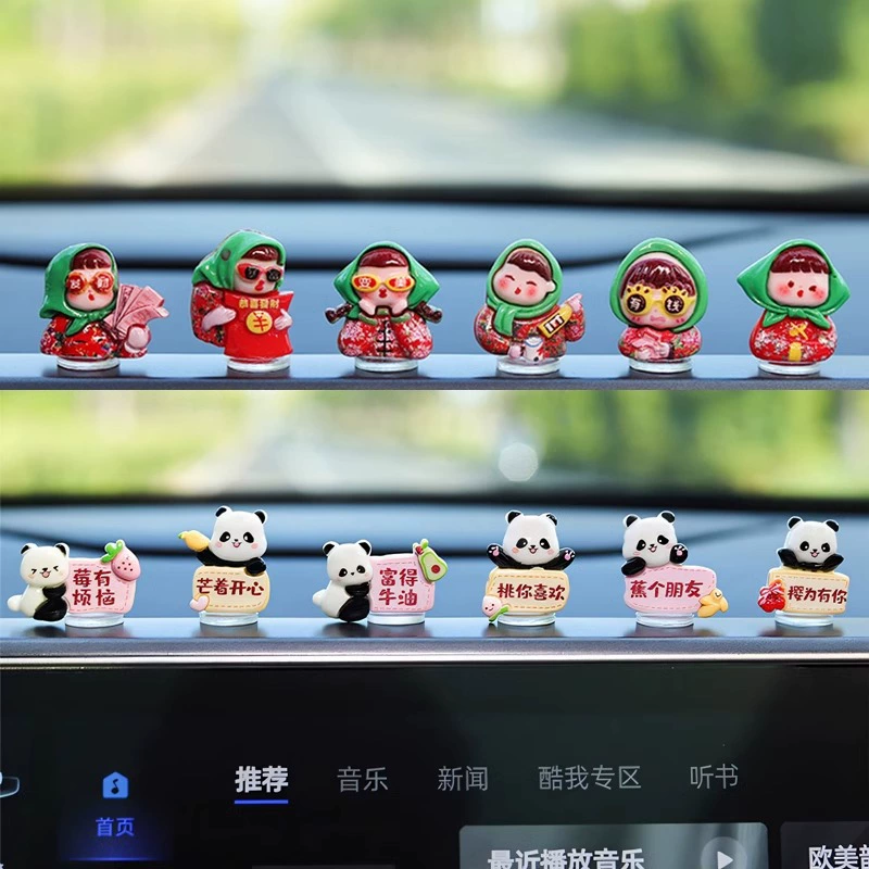 Rich 2025 Интернет-красный новый автомобиль милая панда Rich Богатый Бог Богатства Маленькие Автомобили Свежие Декоративные Товары