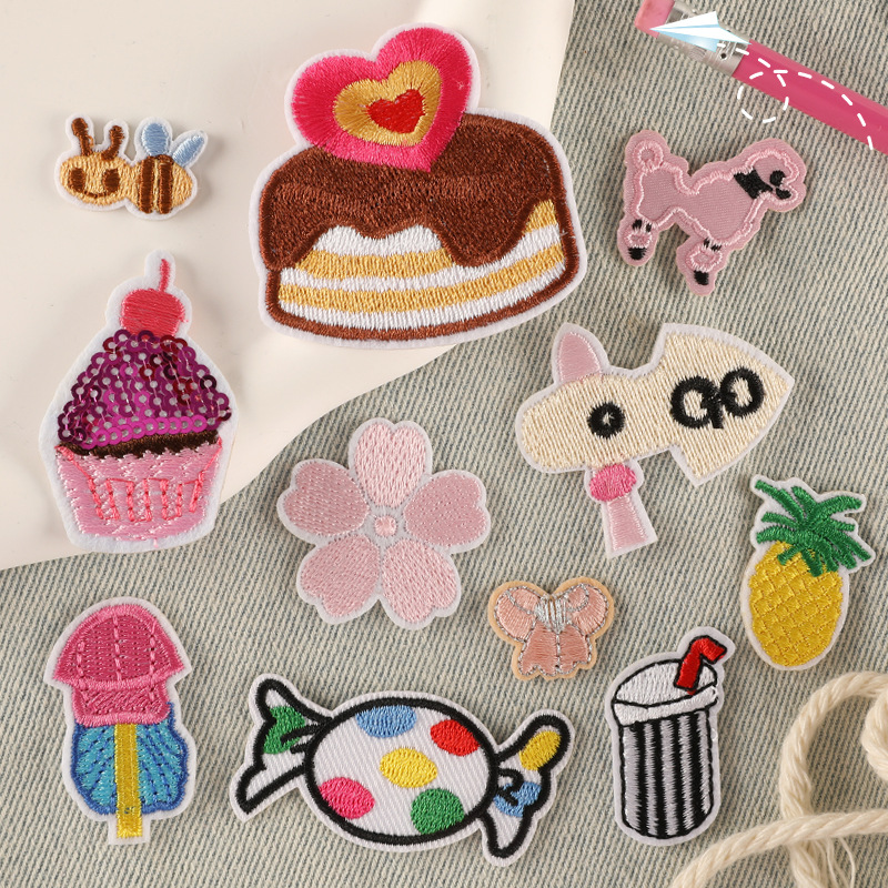 草莓电脑绣花标刺绣章仔辅料卡通蛋糕糖果鞋徽补丁贴装饰布标布贴