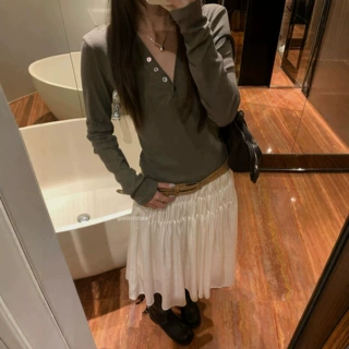 MZI STUDIO秋季韩系简约风减龄百搭修身显瘦钮扣V领长袖T恤13381