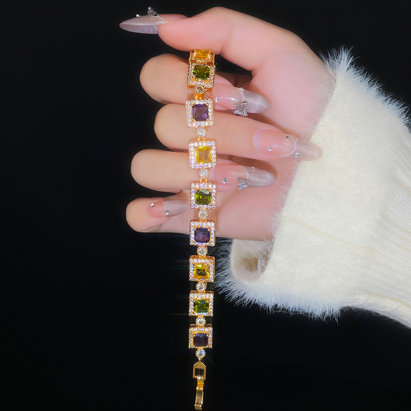 Sugar Cube Bracelet for Women, Elegant and Exquisite with Zirconia, Trendy and Chic for Commuting, Vintage Geometric Zircon Jewelry