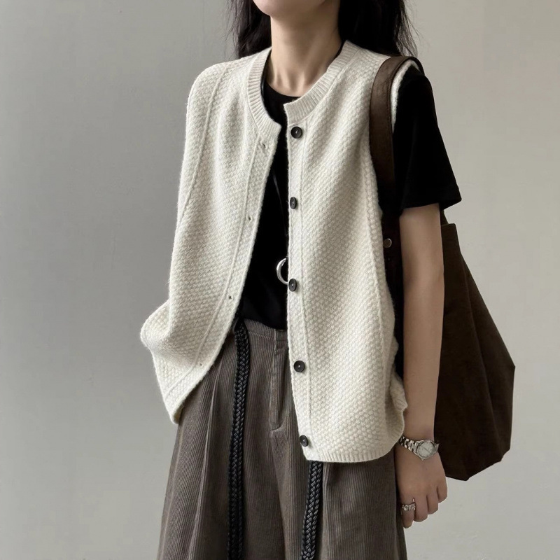 French Retro Layered Knitted Vest for Women 2026 Autumn Loose and Lazy Style Slimming Look Sweater Cardigan Jacket French Retro Layered Knitted Vest for Women 2026 Autumn Loose and Lazy Style Slimming Look Sweater Cardigan Jacket