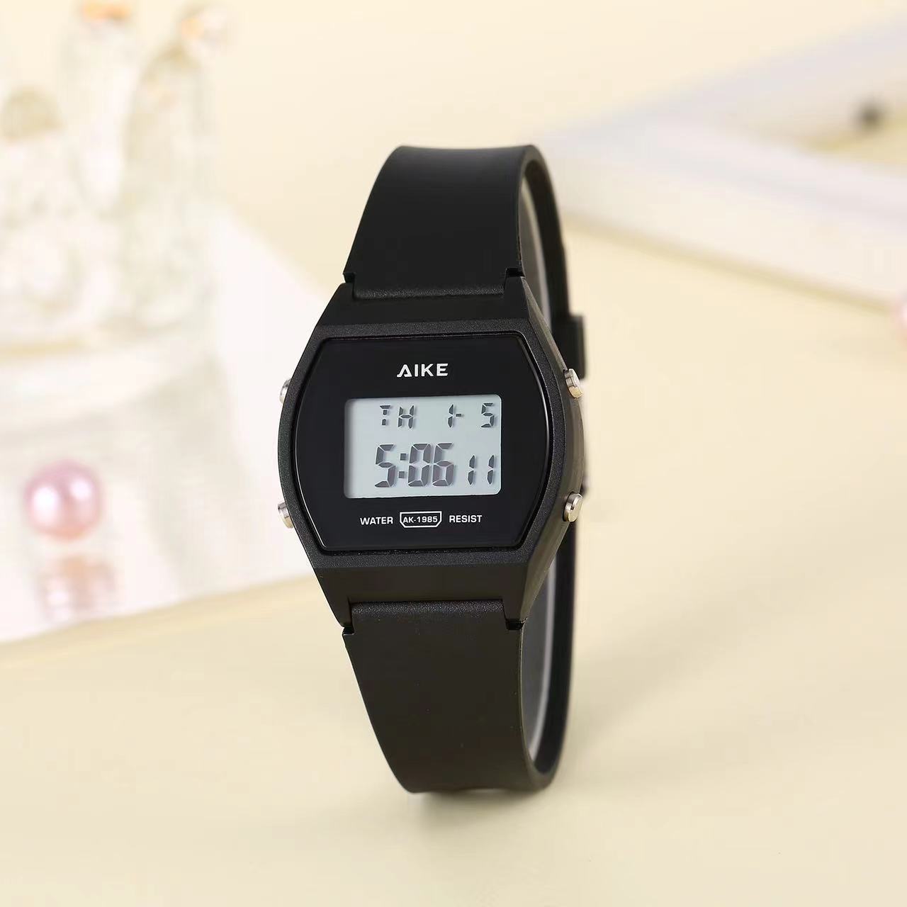 AIKE1985 color caramelo pequeño cuadrado lindo reloj electrónico mujer estudiante reloj de moda junior high school escuela primaria reloj de Estudiante