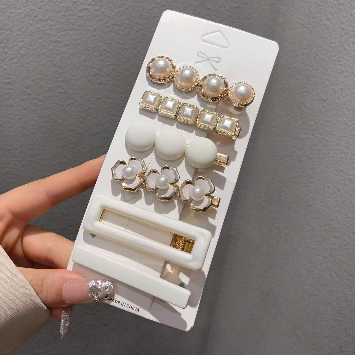 Pasador de pelo con perlas, juego de pasadores de pelo de alta gama y exquisitos, accesorio para el cabello de celebridades de internet, pasador para flequillo lateral, pinza para el cabello, accesorio para el cabello de lujo ligero.