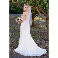 White bride's veil, short accessories, wedding accessories