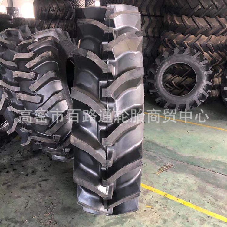 徐州甲字轮胎18.4-38人字花纹拖拉机轮胎R-2花纹 配内胎