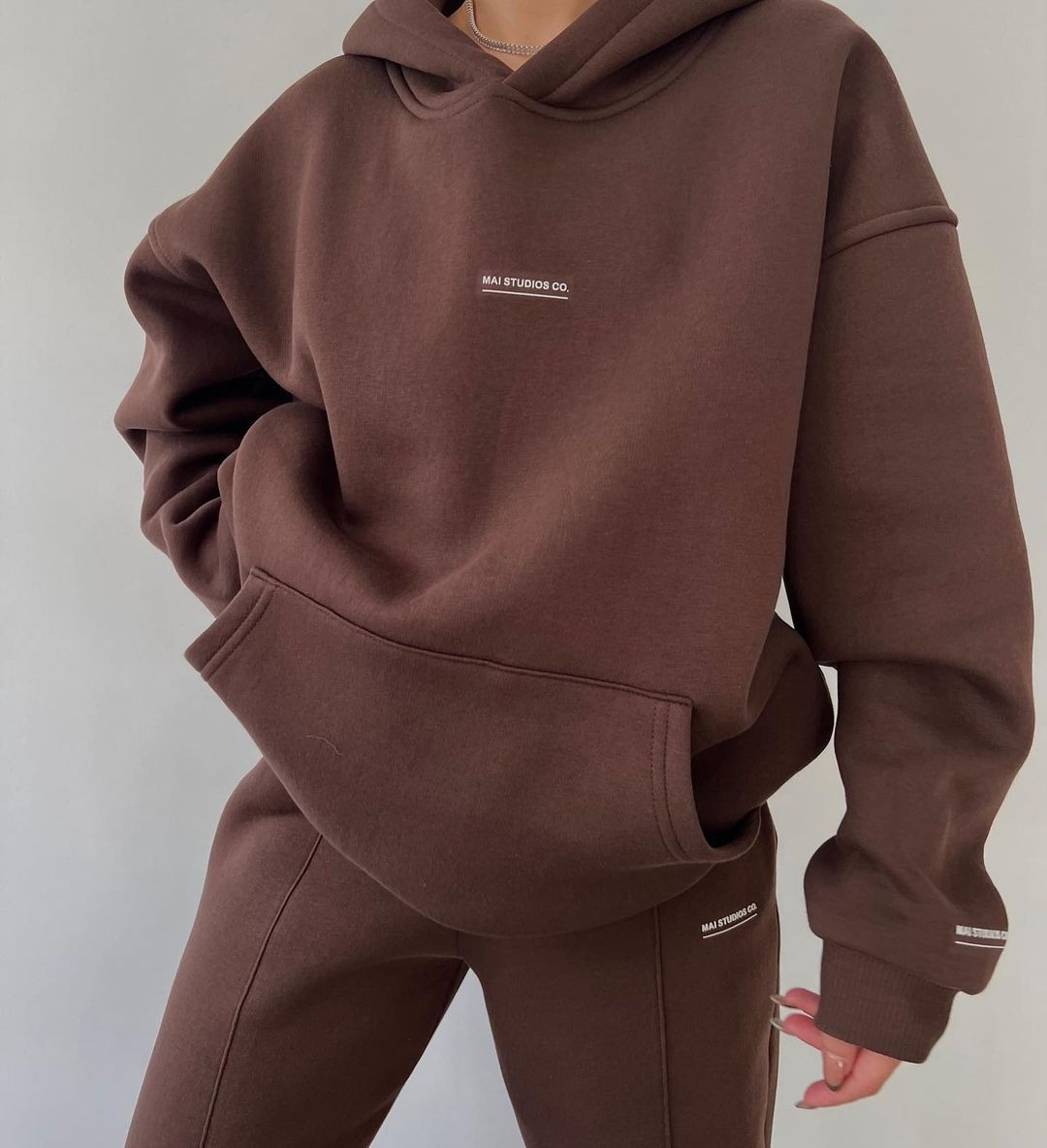 2024 Herbst/Winter neues lässiges Plüsch-Set mit langärmeligem Kapuzenpullover und Hose für Damen_voghion.com