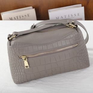 �^��ţƤ��ʯ�^�y�ļ���Ƥ��б���Ůʿ�¿�r�����e�ٴ�μ�С��