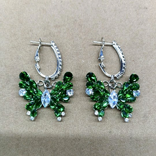 Silver Needle Super Sparkling Zircon Butterfly Pendant Hoop Fashion Versatile Elegant Stud Light Luxury High-end Feel_voghion.com