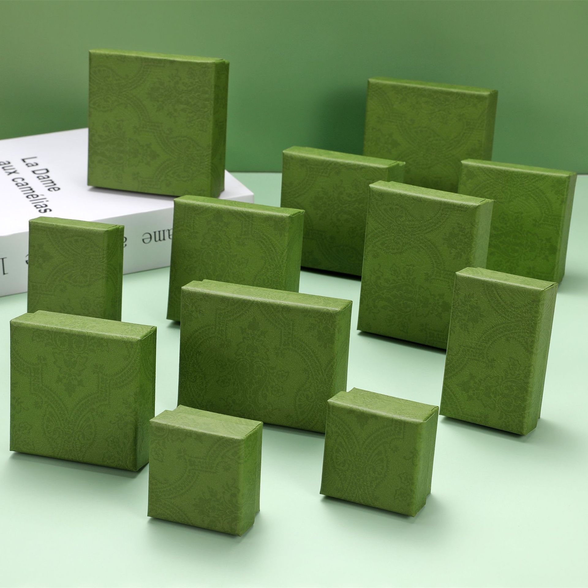 Caja de anillo verde retro caja de embalaje Tiandi cubierta caja de joyería de patrón artístico una pieza