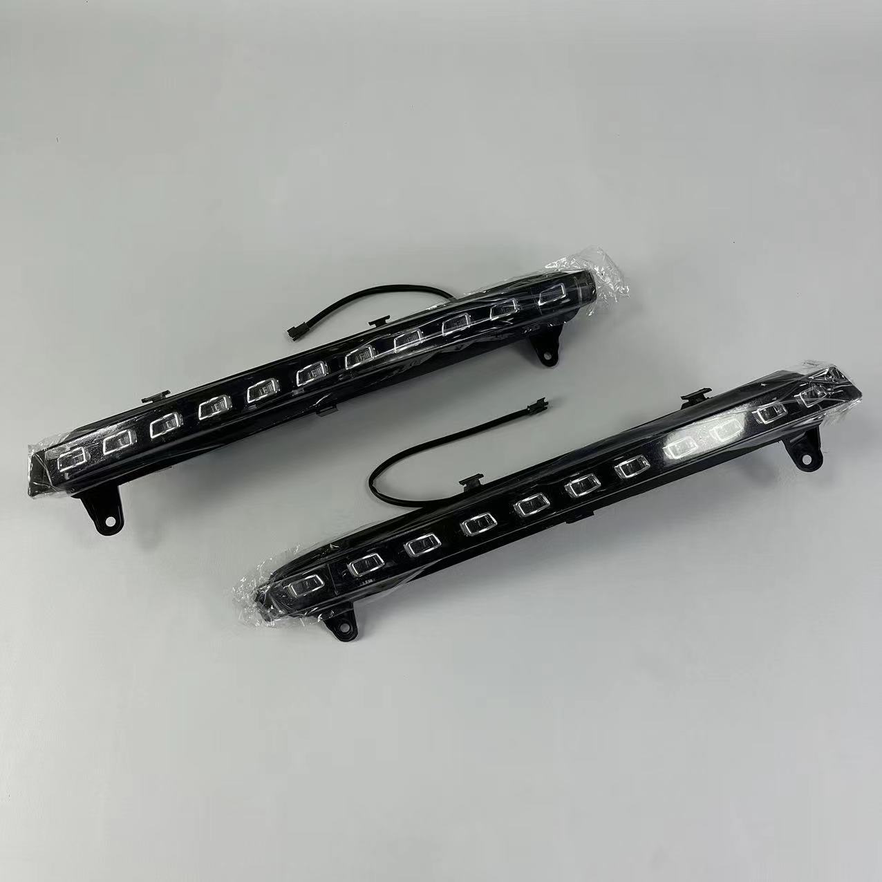 Suitable for Audi Q7 05-09 daytime running light modified front LED daytime running light yellow light turn light
