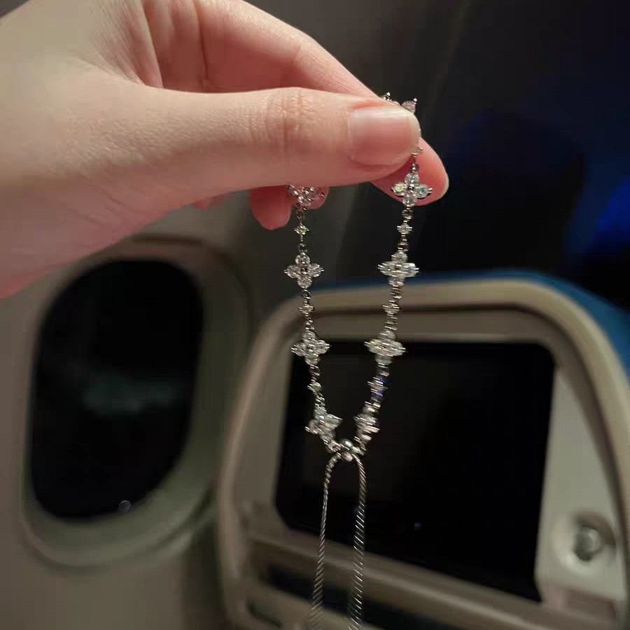 Lucky Four-Leaf Clover Bracelet for Girls, Light Luxury Niche Bracelet, Stacked Bracelet, Best Friend's Birthday Gift for Girlfriend