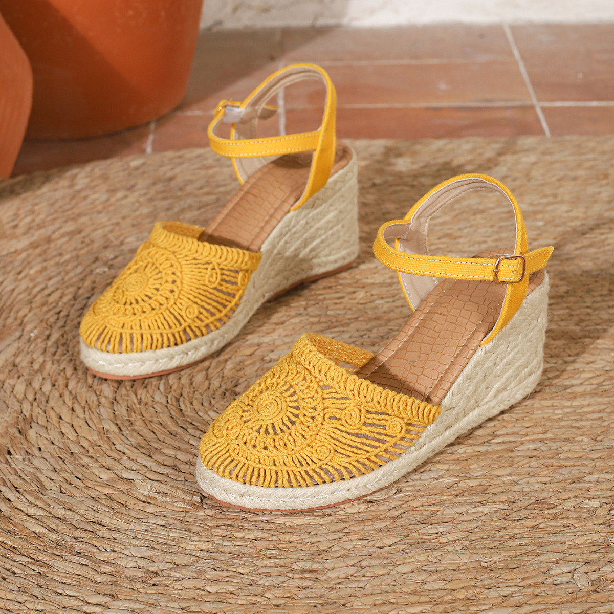Comercio exterior transfronterizo Baotou sandalias 2026 nuevo Amazon moda caliente universal gran hebilla aumento de altura zapatos huecos