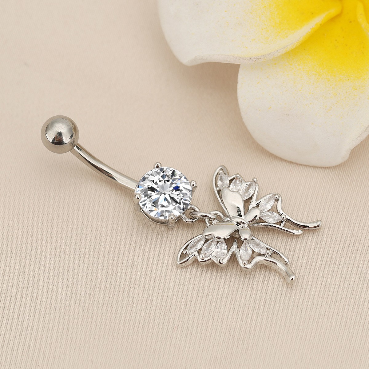 Piercing nombril papillon strass style américain_voghion.com