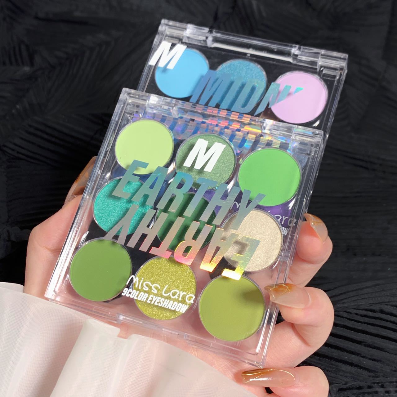 Miss lara's nine-color eyeshadow is naturally not prone to pearlescent smudging, with a matte macaron transparent box eyeshadow palette undefined