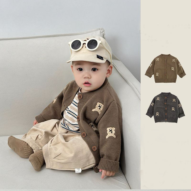 Korean style boys' and girls' knitted cardigan, new spring children's Korean style cartoon bear sweater cardigan.